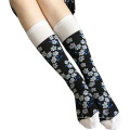 Chaussettes heureuses de fleur Femmes Coton Crew chaussettes pour adolescentes chaussettes en gros fabricant